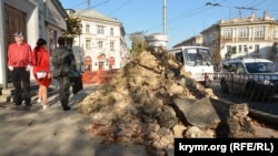 Центр в ямах: что происходит с Большой Морской в Севастополе (фотогалерея)